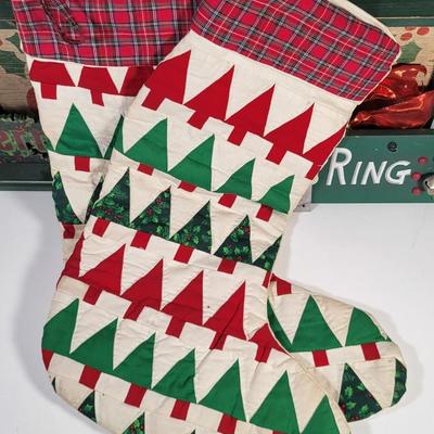 LOT 165G: Vintage Mixture of Christmas Holiday Decorations