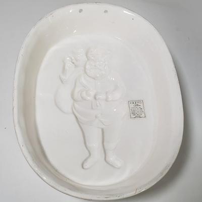 LOT 160L: Vintage Holiday Servingware & Decor with Spode, Royal Doulton, Lefton & More