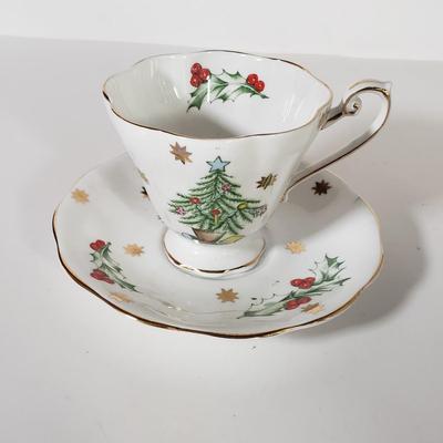 LOT 160L: Vintage Holiday Servingware & Decor with Spode, Royal Doulton, Lefton & More
