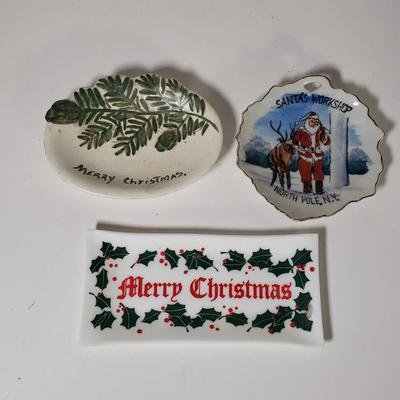 LOT 160L: Vintage Holiday Servingware & Decor with Spode, Royal Doulton, Lefton & More