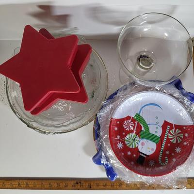 LOT 178G: Collection of Vintage Christmas Platters and Glass Dishes