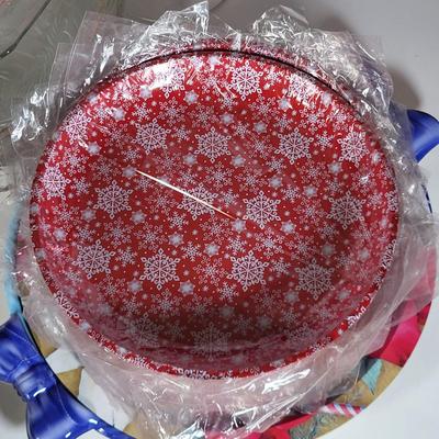 LOT 178G: Collection of Vintage Christmas Platters and Glass Dishes