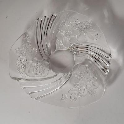 LOT 178G: Collection of Vintage Christmas Platters and Glass Dishes