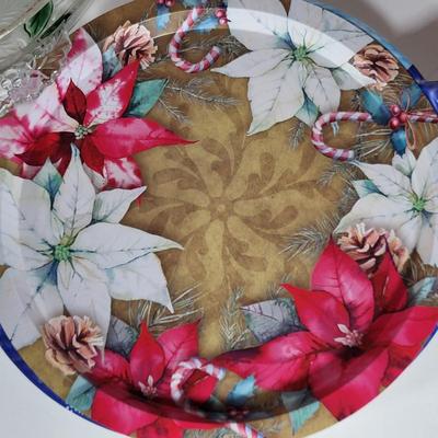 LOT 178G: Collection of Vintage Christmas Platters and Glass Dishes