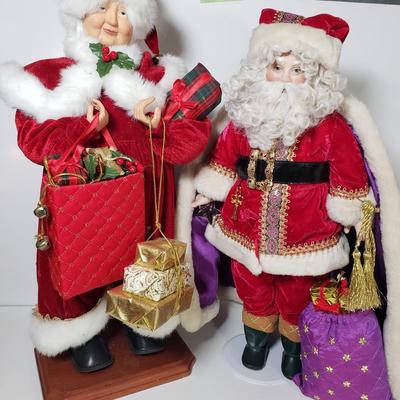 LOT 171F: Danbury Mint Santa's Magic Star with 20" Mrs Clause Collector Doll