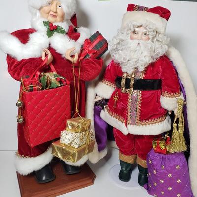 LOT 171F: Danbury Mint Santa's Magic Star with 20" Mrs Clause Collector Doll