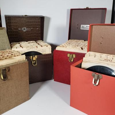 LOT 179G: Huge Collection of 45s in Carrying Cases