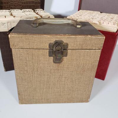 LOT 179G: Huge Collection of 45s in Carrying Cases