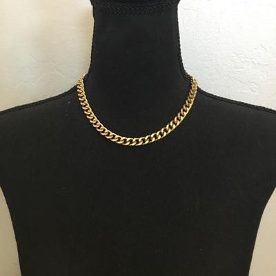 Very nice gold tone chunky chain necklace