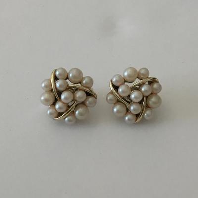 Vintage, gold tone, faux pearl clip on earrings