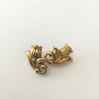 Vintage gold tone tulip flower stud earrings