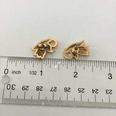 Vintage gold tone tulip flower stud earrings