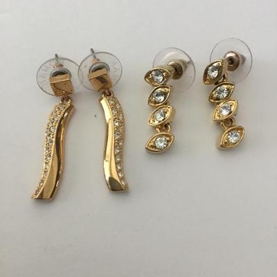 Really pretty gold tone rhinestone dangle earrings two pairs