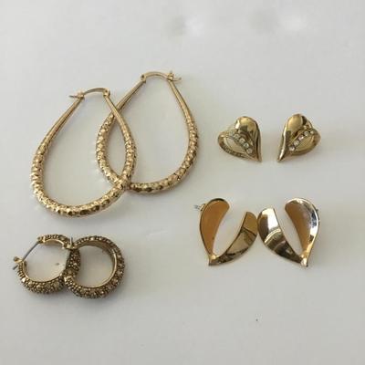 Gold tone hearing lot