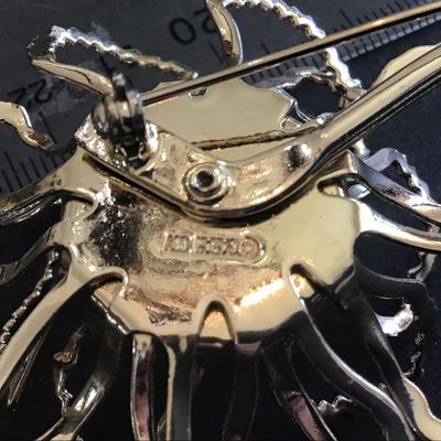 Large Sarah Coventry Brooch