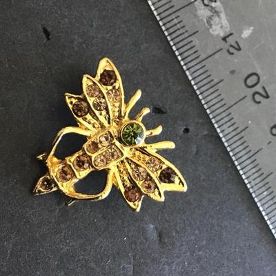 Rhinestone Bug pun