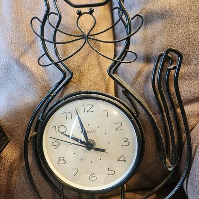 Chaney Cat Clock