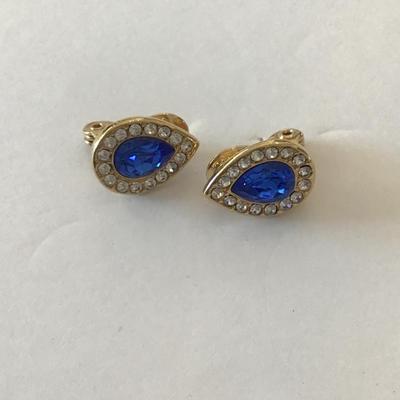 Monet vintage clip on earrings
