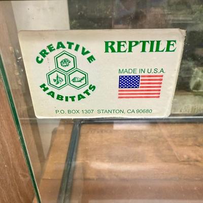 Glass Reptile Enclosure with Mesh Lid