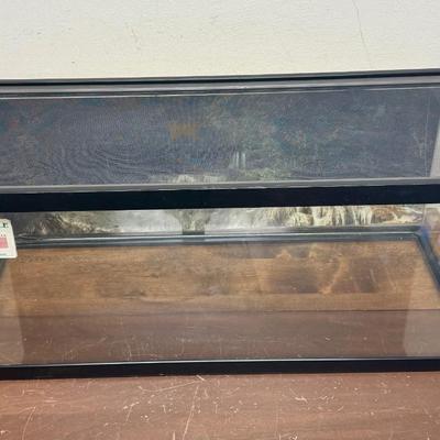 Glass Reptile Enclosure with Mesh Lid