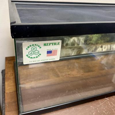 Glass Reptile Enclosure with Mesh Lid