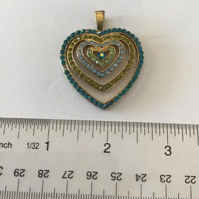Beautiful, vintage heart pendant