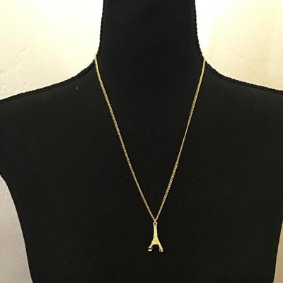Super cute very nice quality Eiffel tower charm pendant necklace