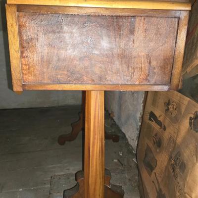 LOT 1: 6 Drawer Dresser, Vanity, and Nightstand