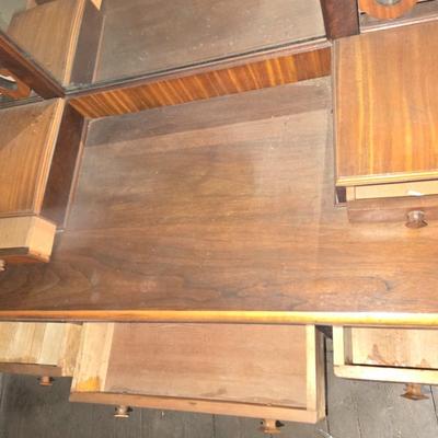 LOT 1: 6 Drawer Dresser, Vanity, and Nightstand