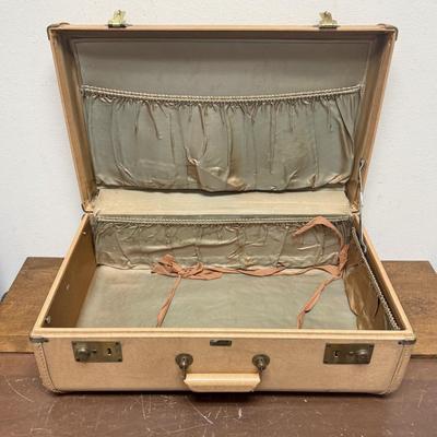 Sale Photo Thumbnail #742: Some wear marks on the outside and a liquid stain on the inside, handle is in great shape and latches work as expected. No Keys. Size is approx. 21" x 14" x 8".