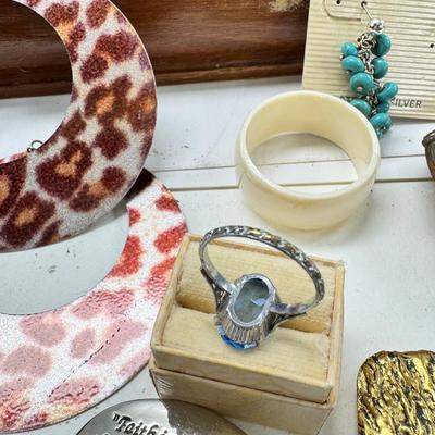 Costume jewelry, cameo belt and jewelry boxes