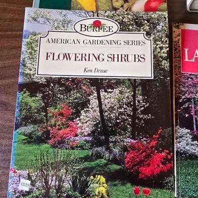 Flowers - Landscaping - Gardening books with flower and vegetable seed packets (some past date)