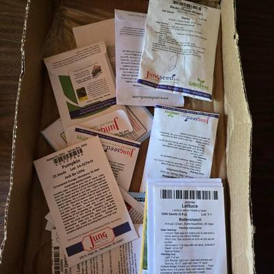Flowers - Landscaping - Gardening books with flower and vegetable seed packets (some past date)