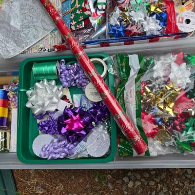 Wrapping paper - Bows - Gift labels - Greeting cards in two long lidded totes and more !