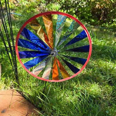 Garden decor - Large Pray owl - wind spinner - and decorative garden stake