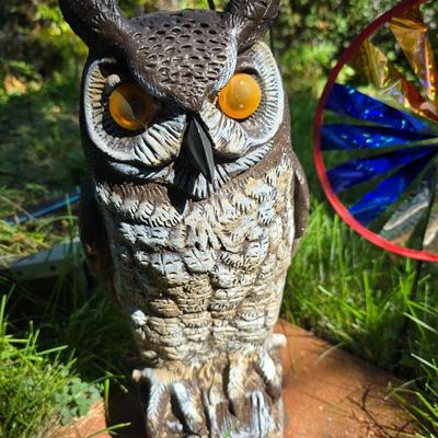 Garden decor - Large Pray owl - wind spinner - and decorative garden stake