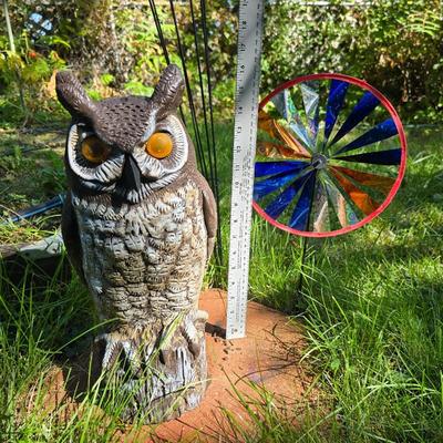 Garden decor - Large Pray owl - wind spinner - and decorative garden stake