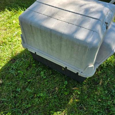 Plastic Doghouse - also great for cats! or shelter for angry spouse too!