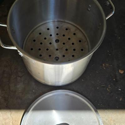 Large frying pot - Turkey fryer