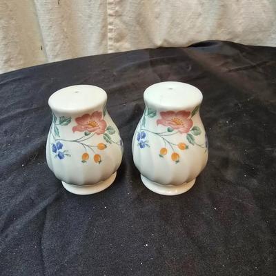 Bonjour Casserole dish and a partial set of Churchill dinnerware