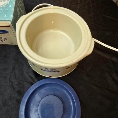 Orville Redenbacher's popcorn maker and two small electric Crockpots