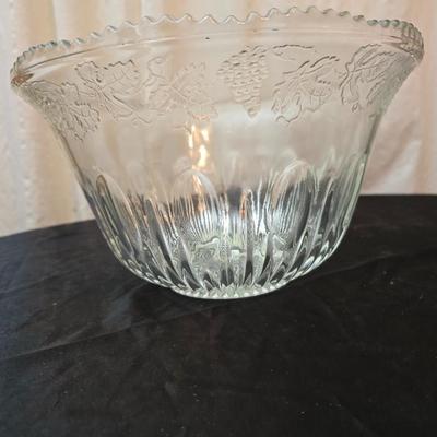 Punch Bowl and Glasses with cup hooks