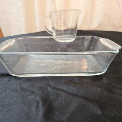 Glass pyrex Baking pans and pie pans