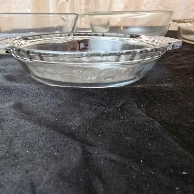 Glass pyrex Baking pans and pie pans