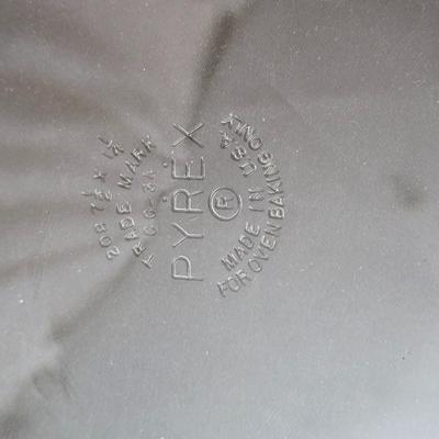 Glass pyrex Baking pans and pie pans