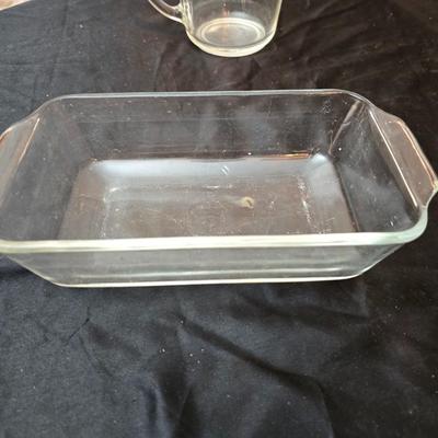 Glass pyrex Baking pans and pie pans