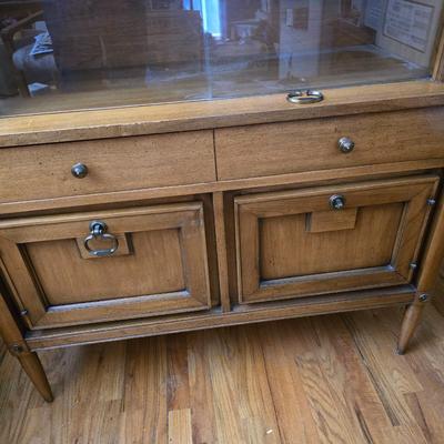 Vintage MCM Basic Witz hutch / Dining Cabinet with two glass doors in great condition!