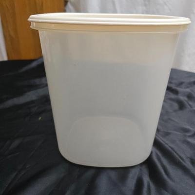 Variety of plastic Food storage containers with lids