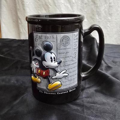 Collectible character mugs - Tom & Jerry - Mickey Mouse - frosted Mcdonalds cups