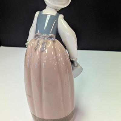 Lladro Porcelain Figurine 'Girl Watering' #1354